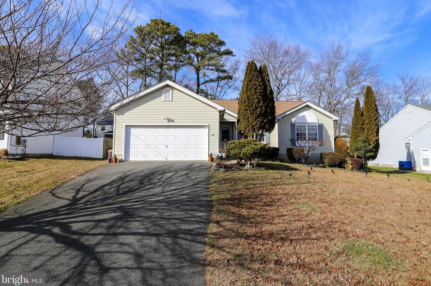 216 Mizzen Ave, Cedar Bonnet Island, NJ 08050