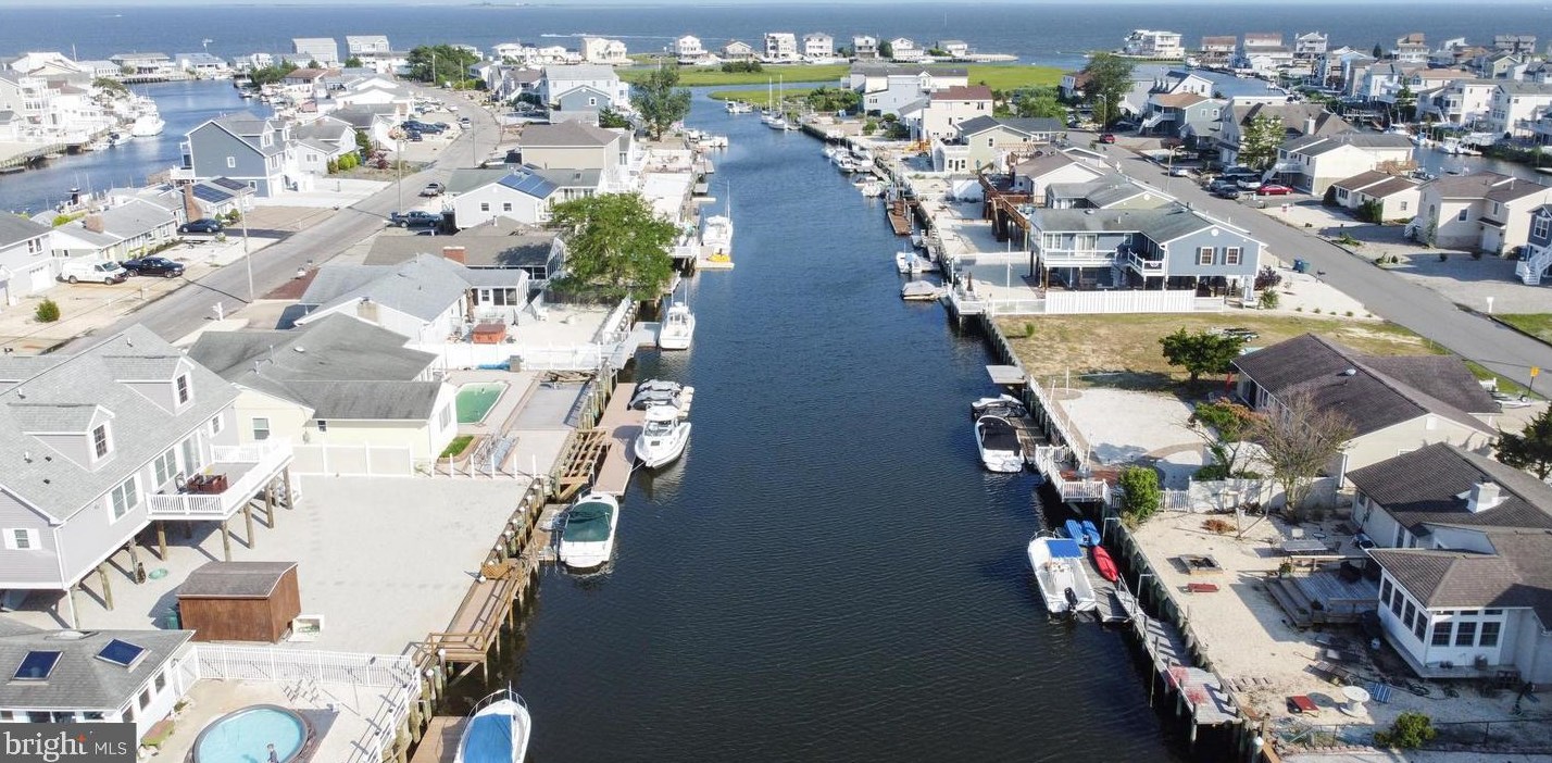 15 Louisiana Dr, Tuckerton NJ  08087-1021 exterior