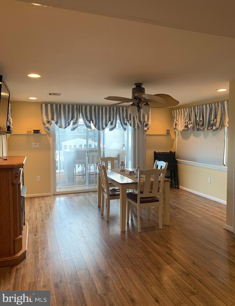 15 Louisiana Dr, Tuckerton NJ  08087-1021 exterior