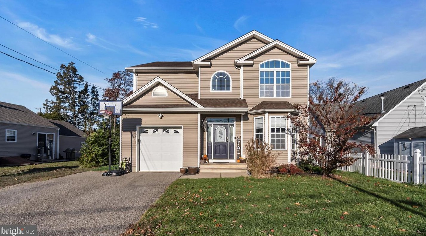 196 Shore Dr, Toms River, NJ 08753-2689