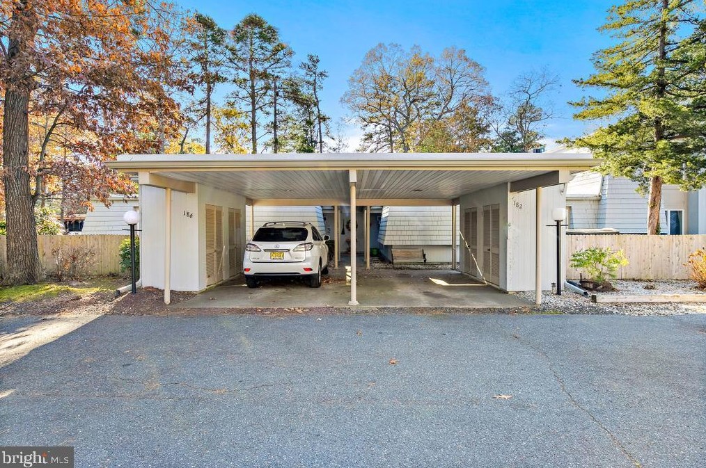 182 Holly Ln, Tuckerton, NJ 08087-2016