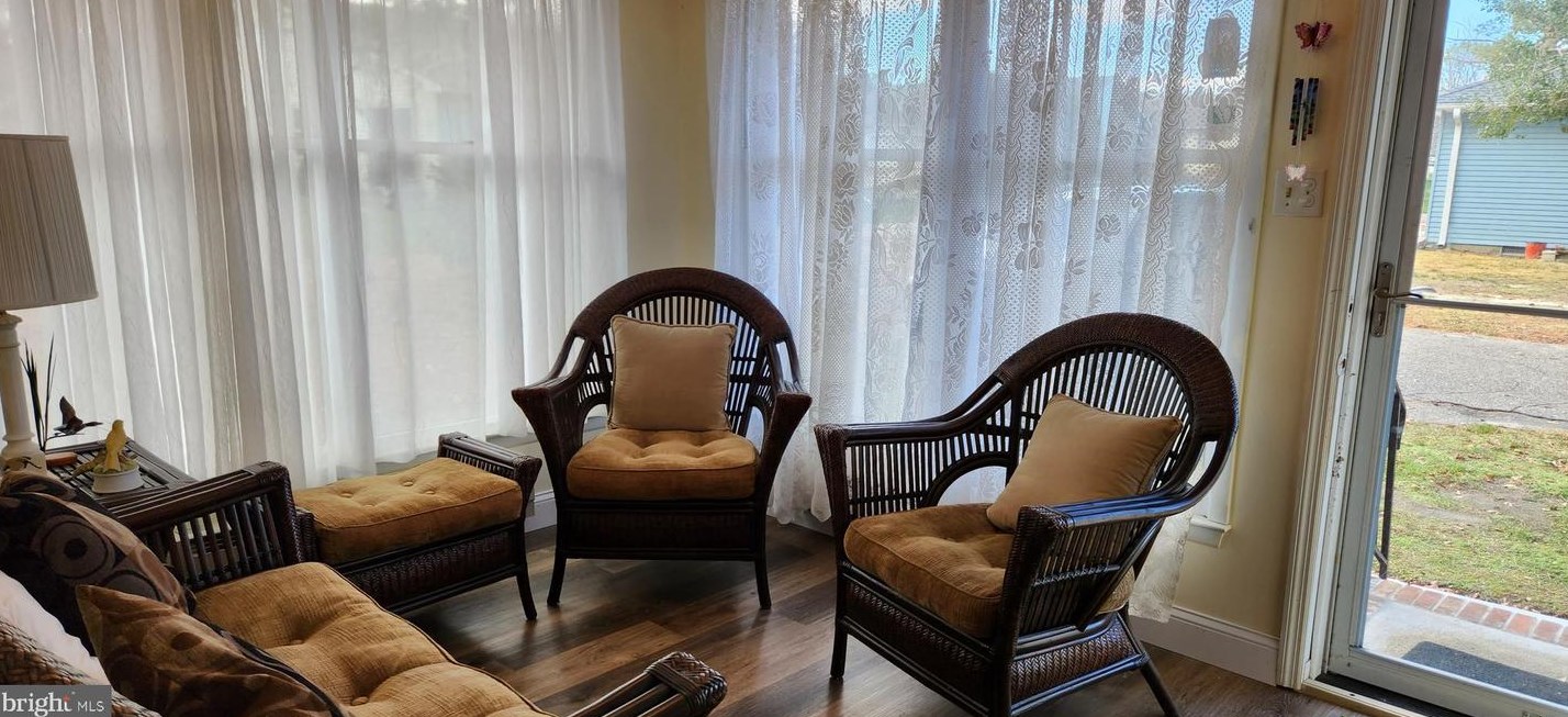 42 Stage Rd, Cedar Bonnet Island, NJ 08050