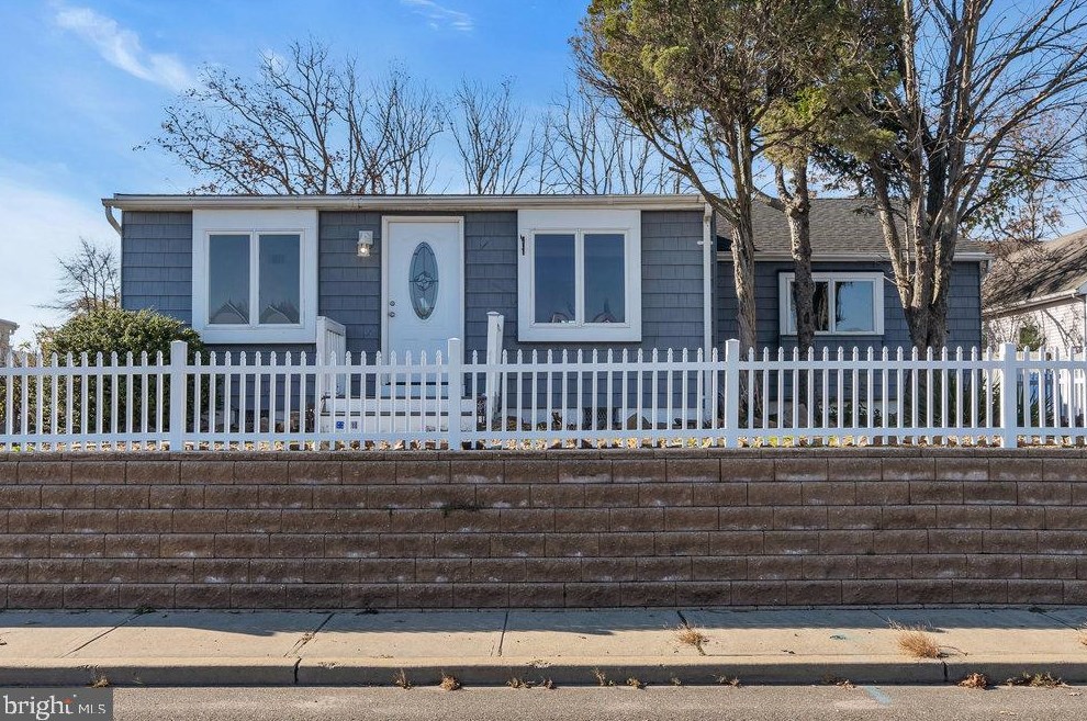 798 Fischer Blvd, Toms River, NJ 08753-4667