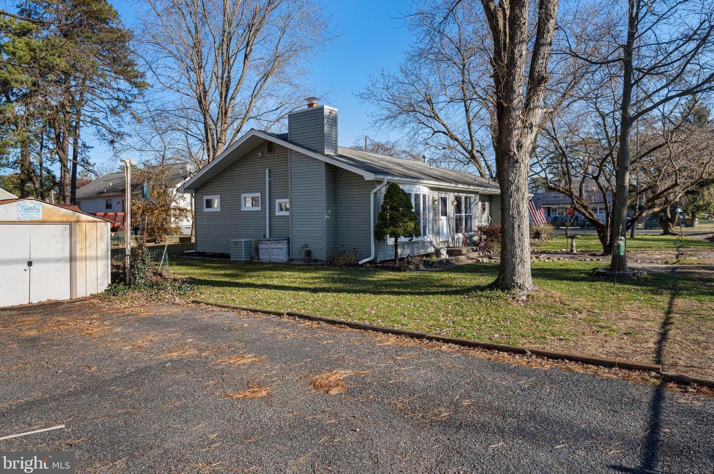 941 6th Ave, Toms River, NJ 08757-2512