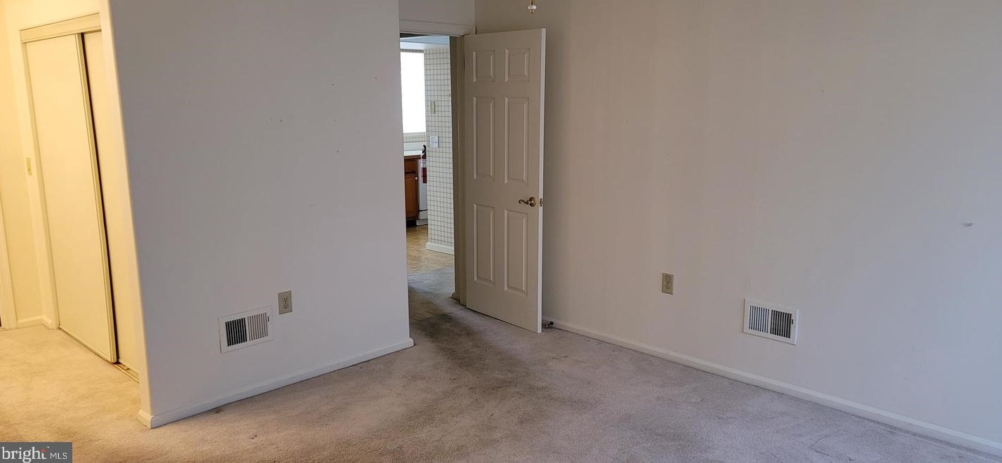 1115 Thornbury Ln, Lakehurst, NJ 08759