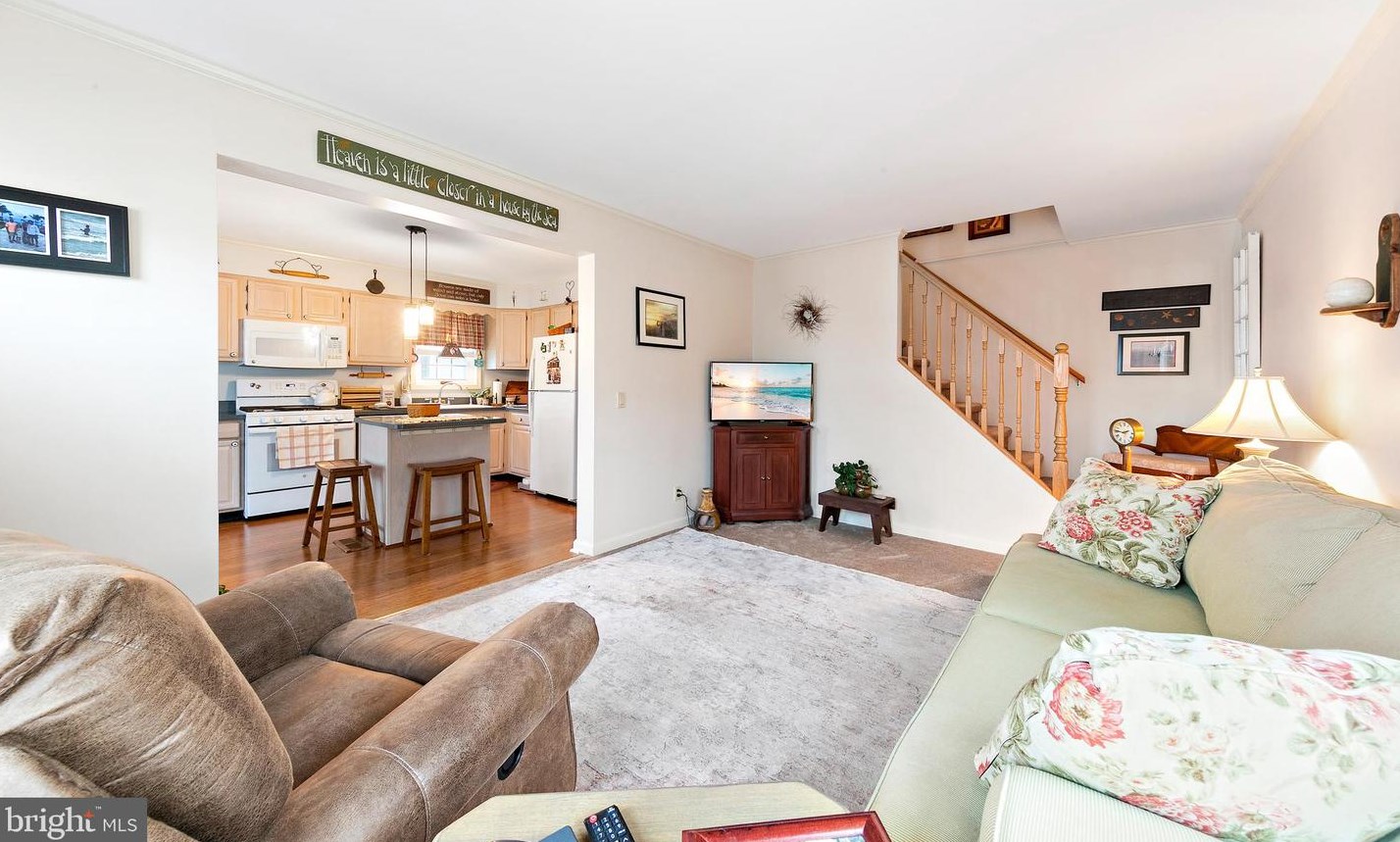 102 26th St, Long Beach Township NJ  08008-4207 exterior