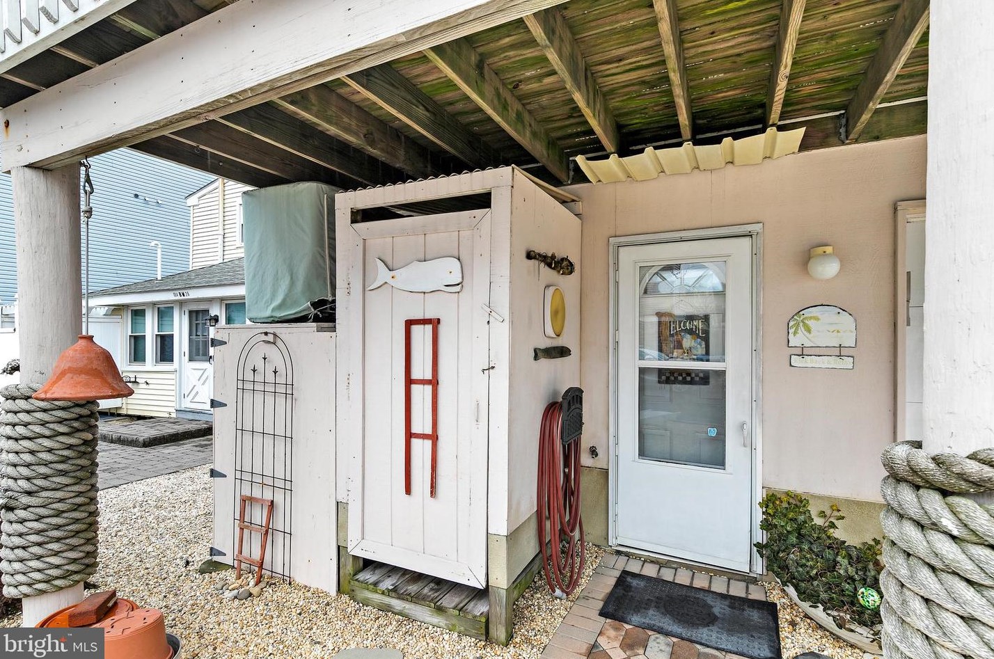 102 26th St, Long Beach Township NJ  08008-4207 exterior