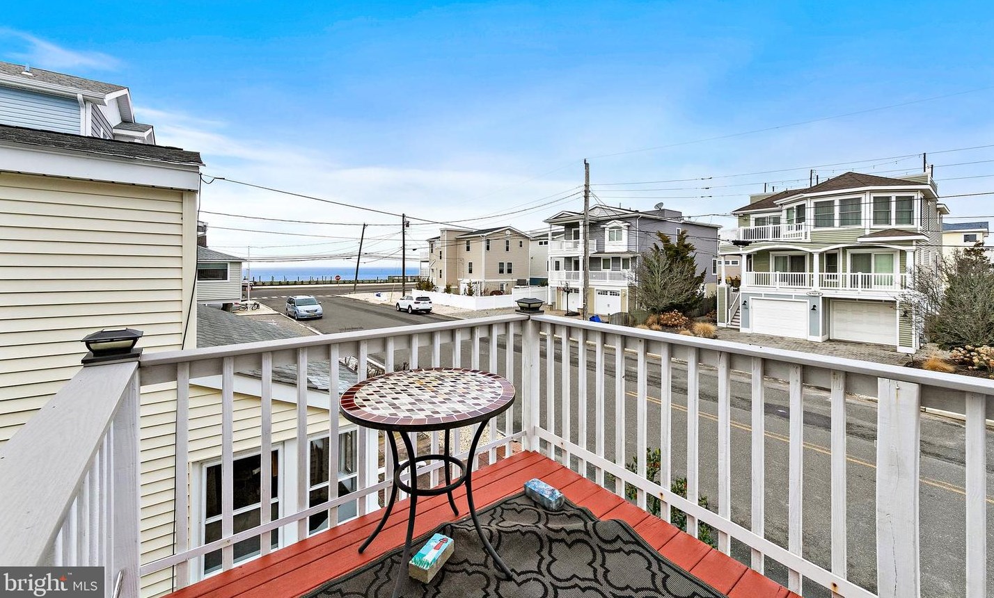 102 26th St, Long Beach Township NJ  08008-4207 exterior