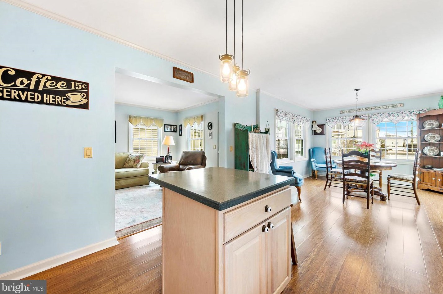 102 26th St, Long Beach Township NJ  08008-4207 exterior