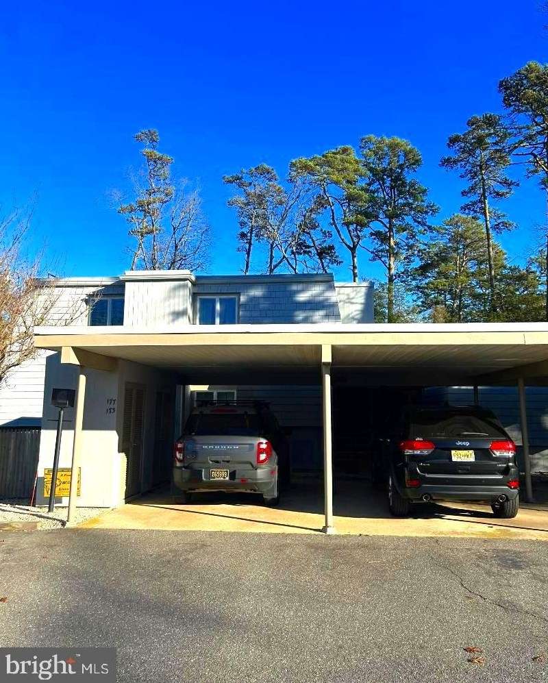173 Middle Holly Ln, Tuckerton, NJ 08087-2048