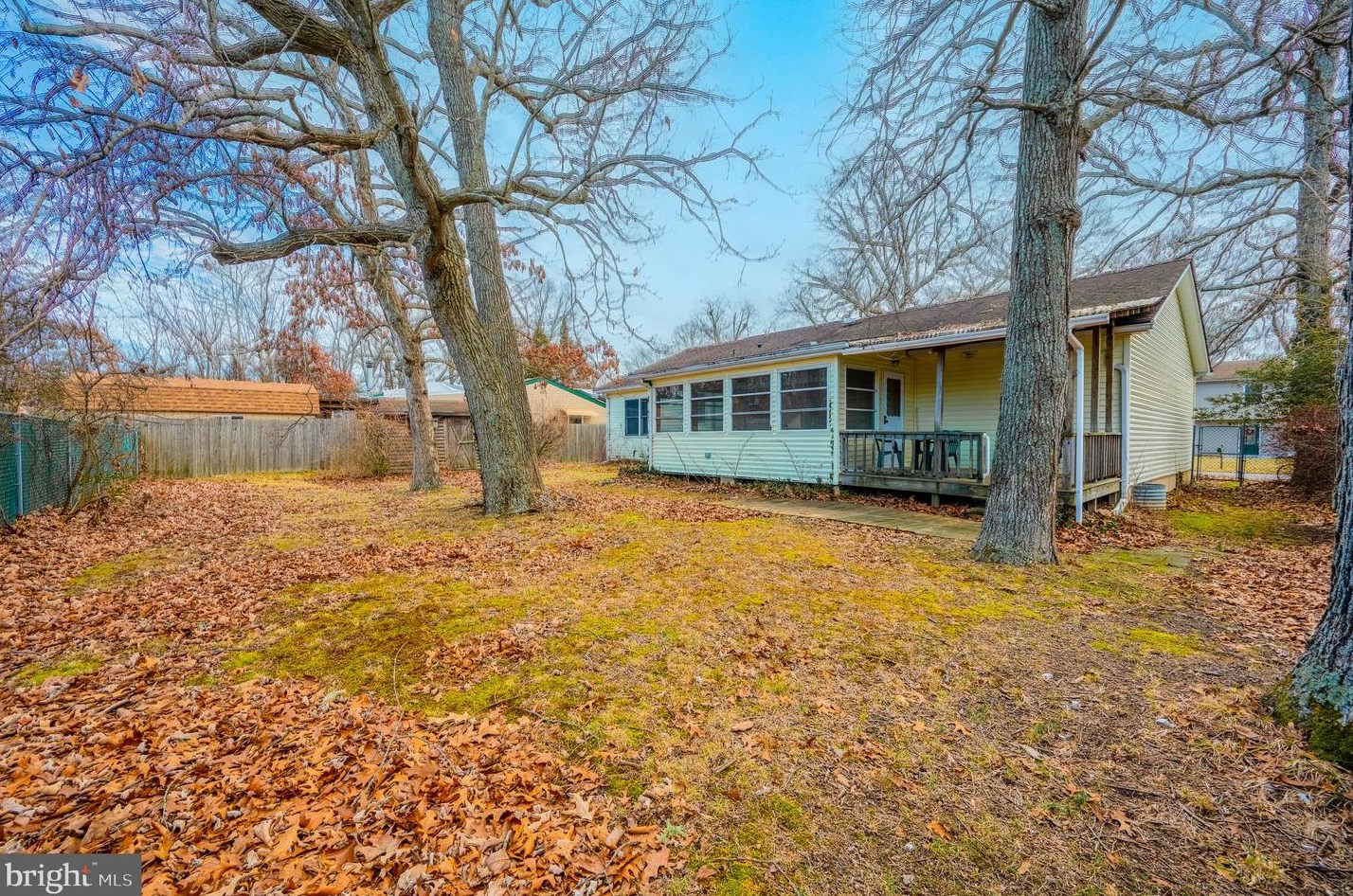 63 Oakleaf Dr, Tuckerton, NJ 08087-2118