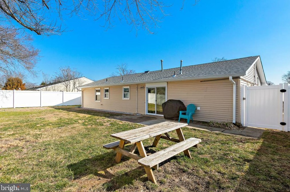 403 5th St, Waretown NJ  08758-2917 exterior