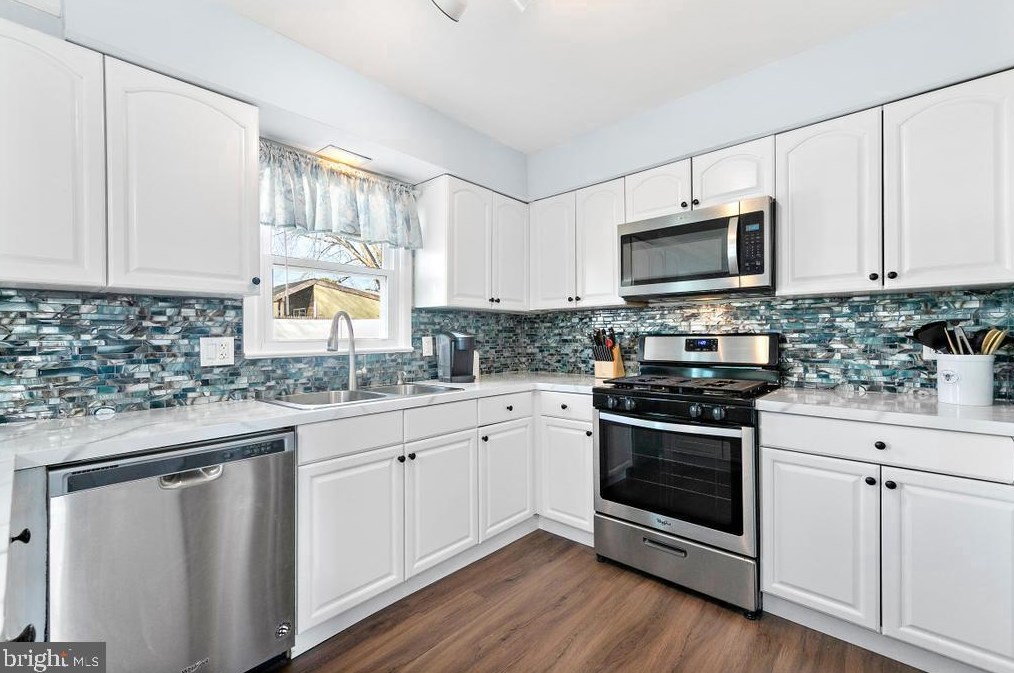 403 5th St, Waretown NJ  08758-2917 exterior