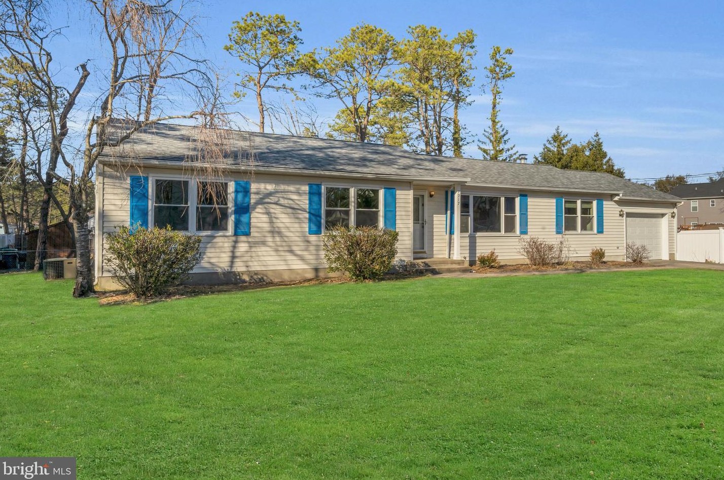 1217 Wellington Ave, Toms River, NJ 08757-1504