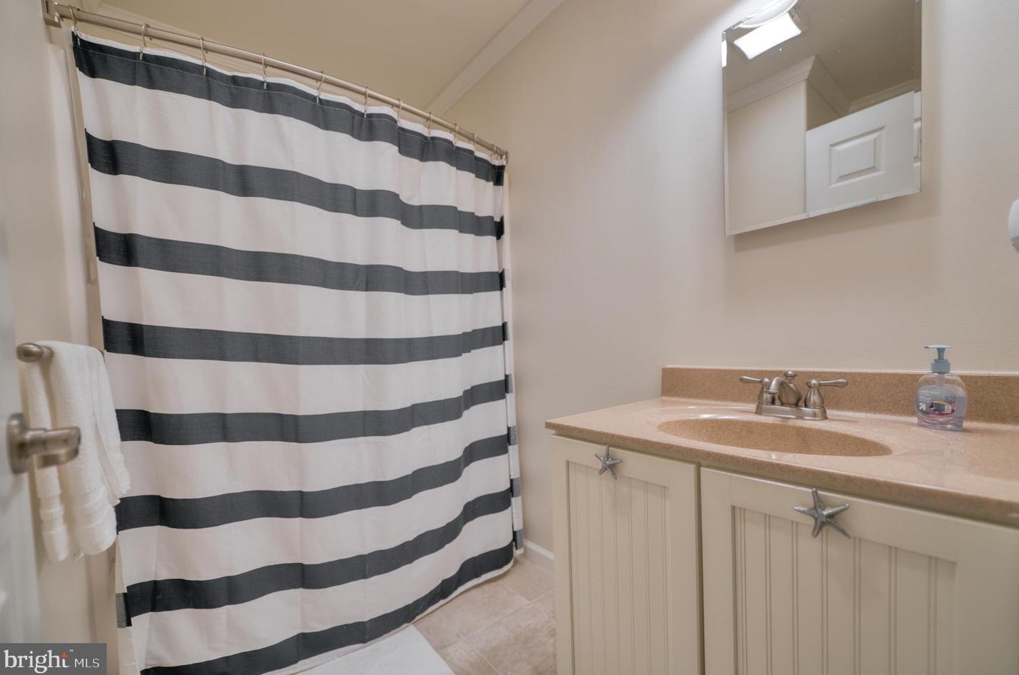 25 Schuylkill Rd, Tuckerton NJ  08087-1127 exterior