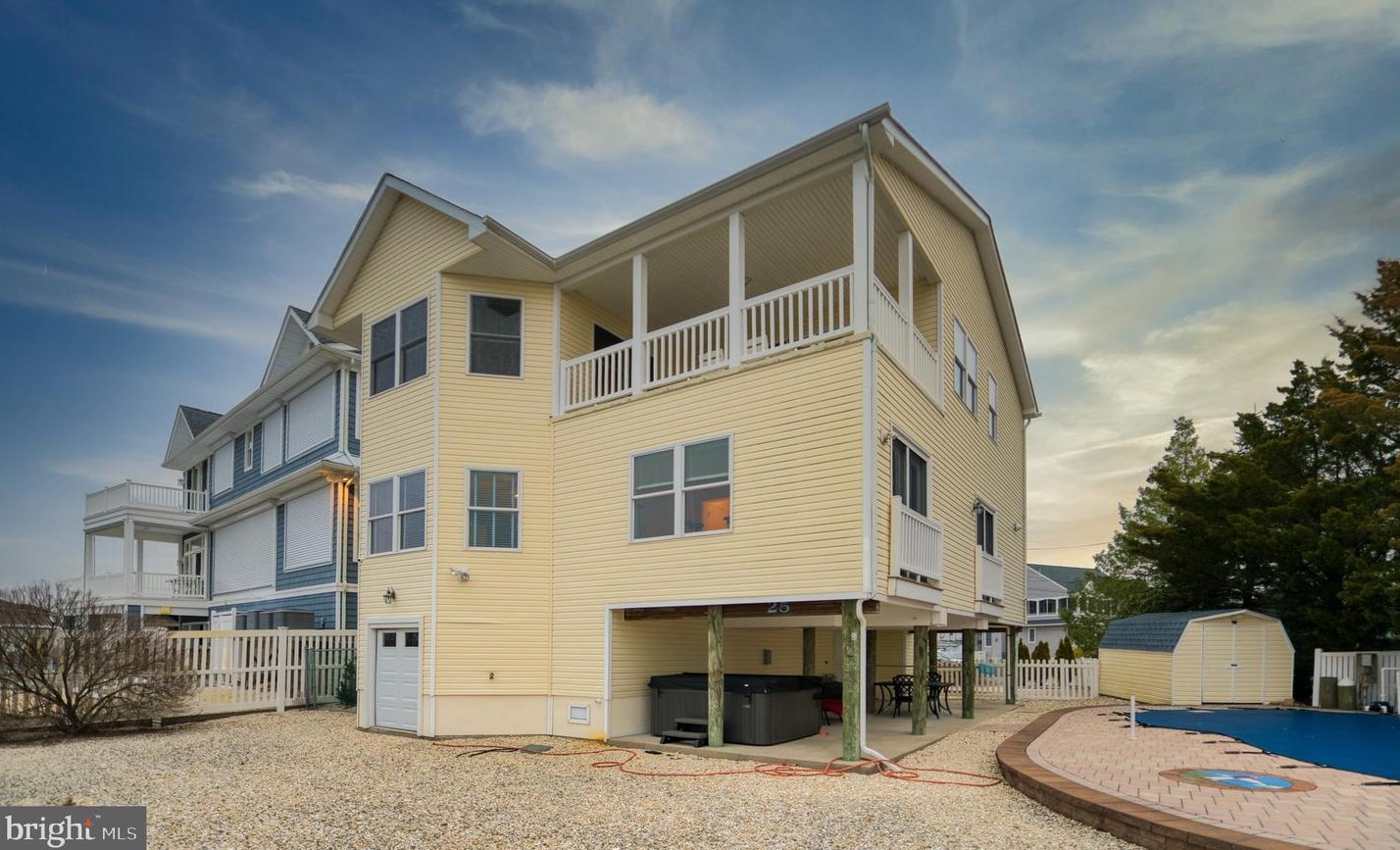 25 Schuylkill Rd, Tuckerton NJ  08087-1127 exterior