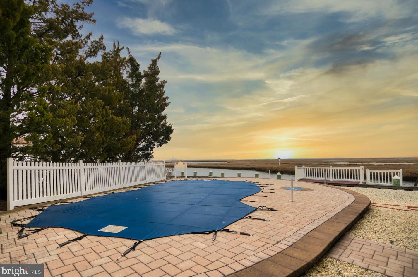 25 Schuylkill Rd, Tuckerton NJ  08087-1127 exterior