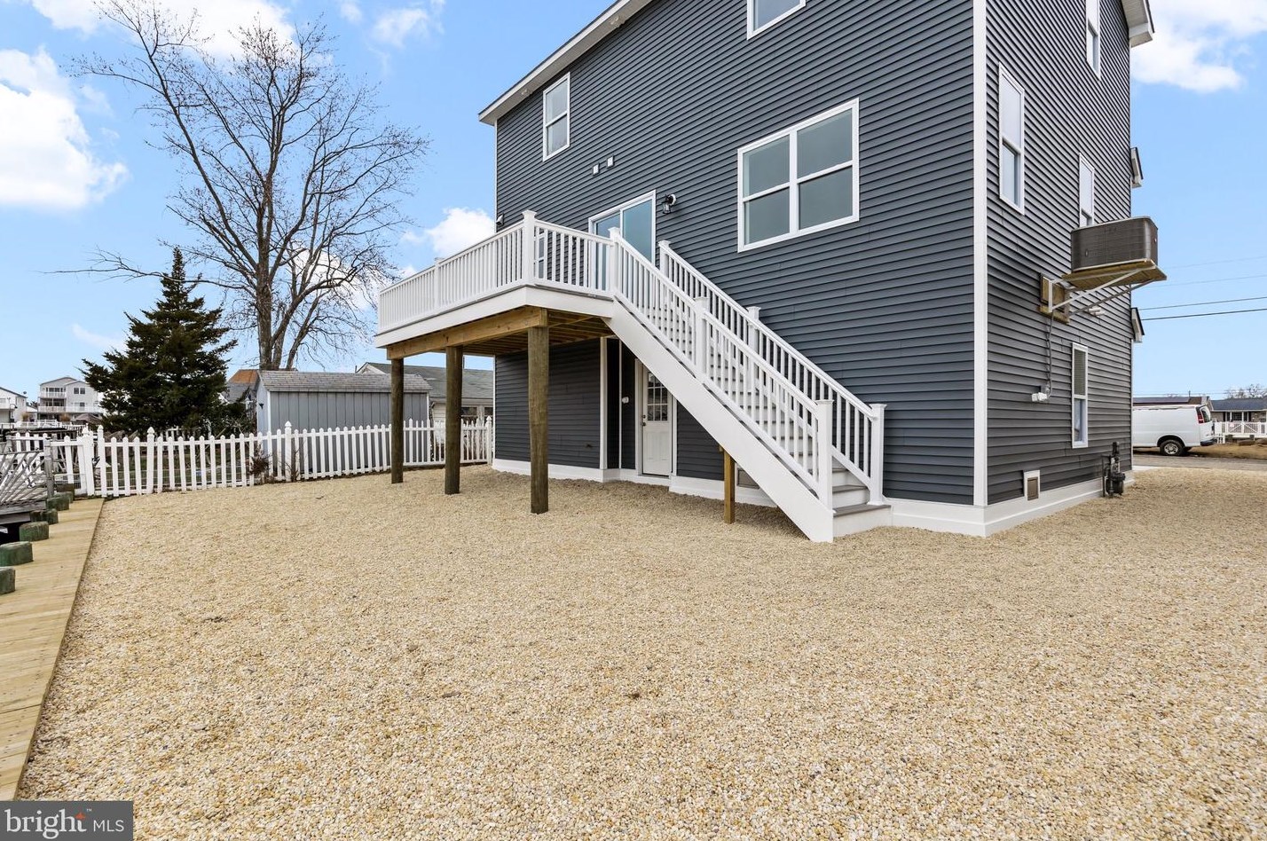 27 Brig Dr, Tuckerton NJ  08087-1618 exterior