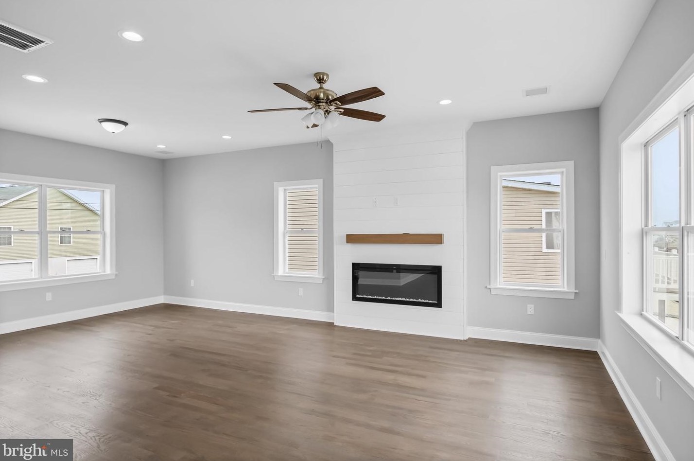 27 Brig Dr, Tuckerton NJ  08087-1618 exterior