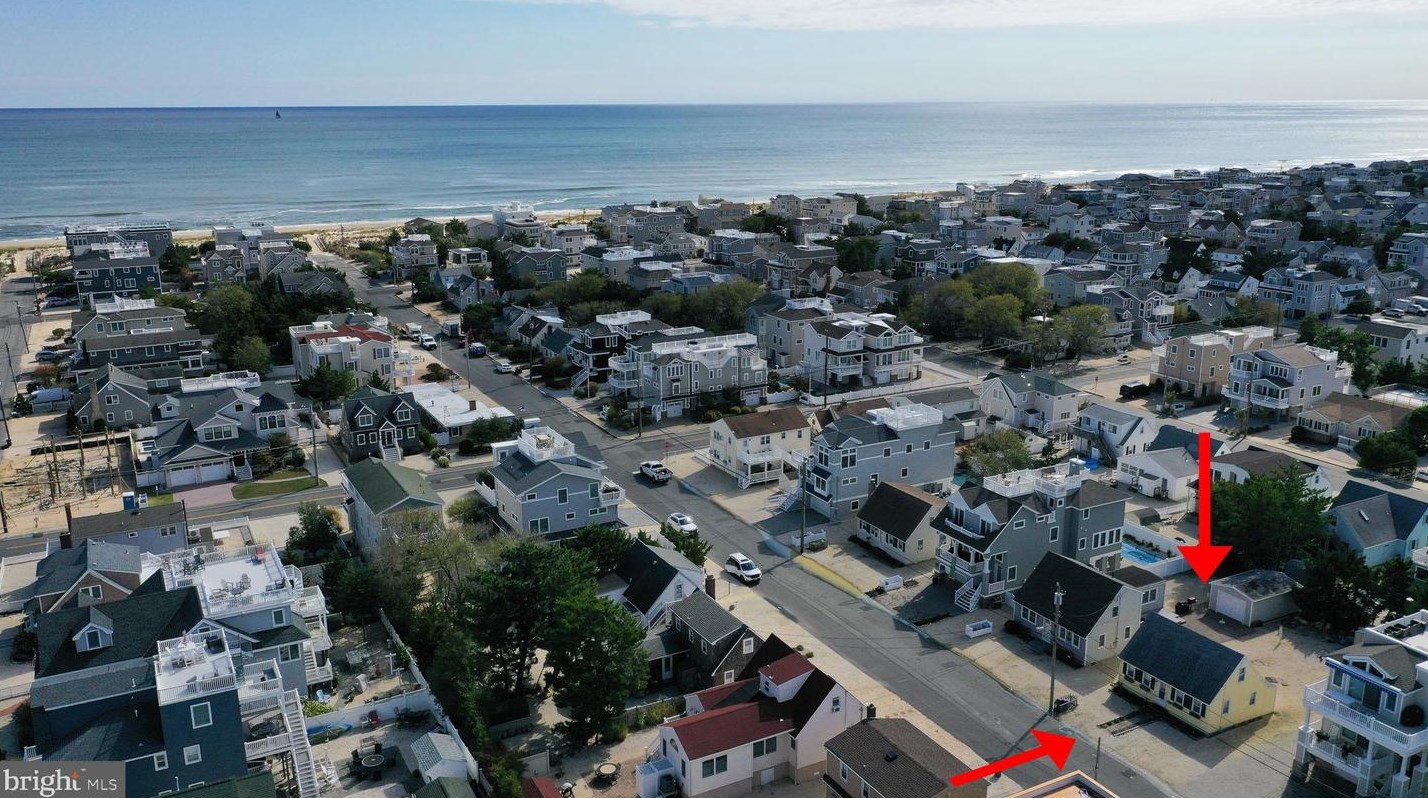 10 E 20th St, Long Beach Township, NJ 08008