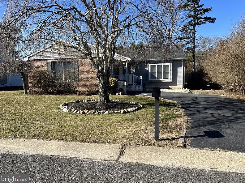 102 Holly Ln, Tuckerton, NJ 08087-2038