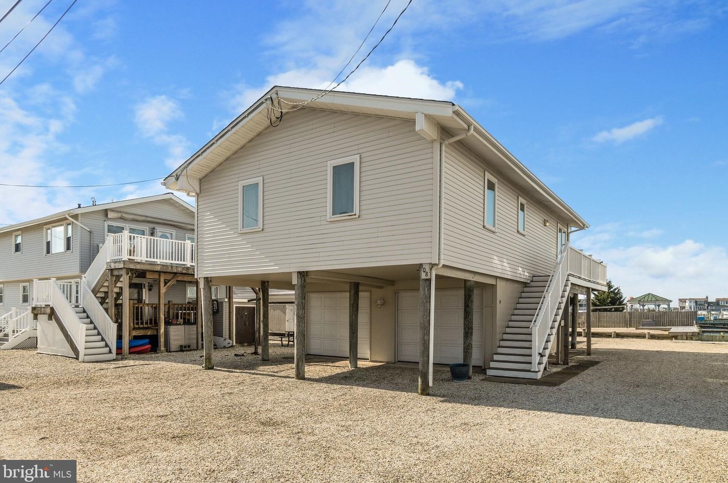 108 W 14th St, Long Beach Township, NJ 08008