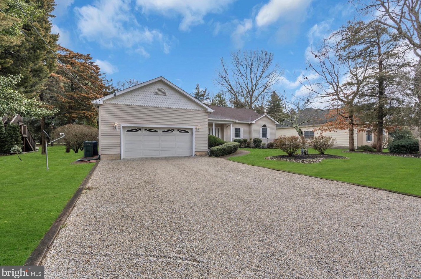 43 Pinehurst Dr, Tuckerton, NJ 08087-1912
