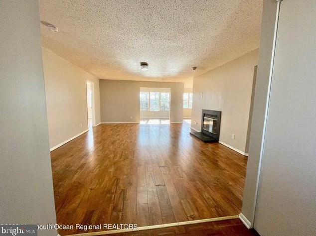 1920 Waters Edge Dr, Toms River, NJ 08753