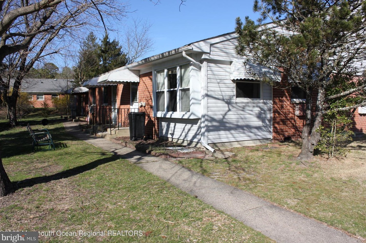 9 Hamilton Ln #a, Lakehurst, NJ 08759