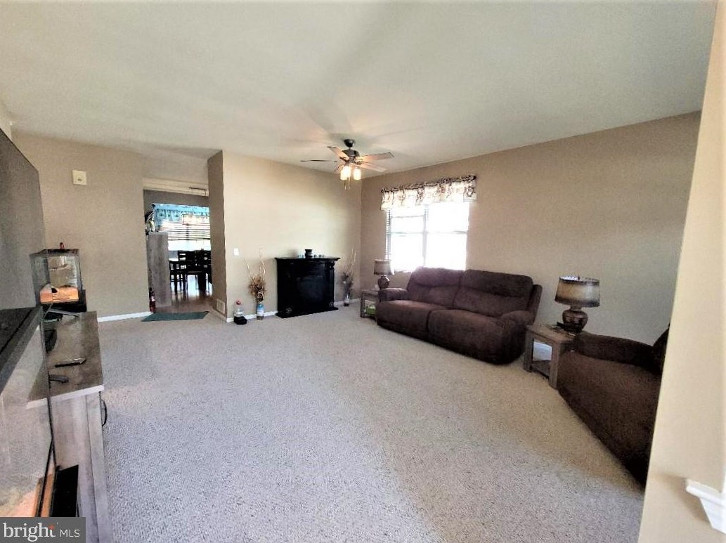 89 Briarwood Dr, Tuckerton NJ  08087-4007 exterior