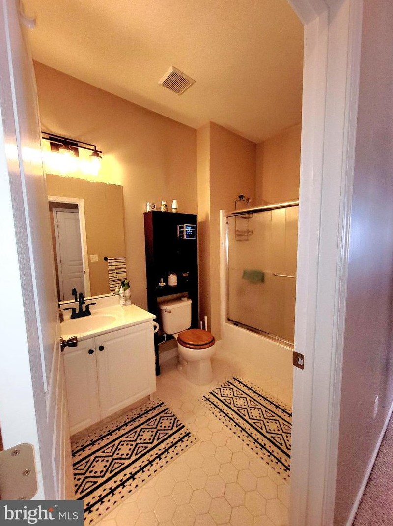 89 Briarwood Dr, Tuckerton NJ  08087-4007 exterior