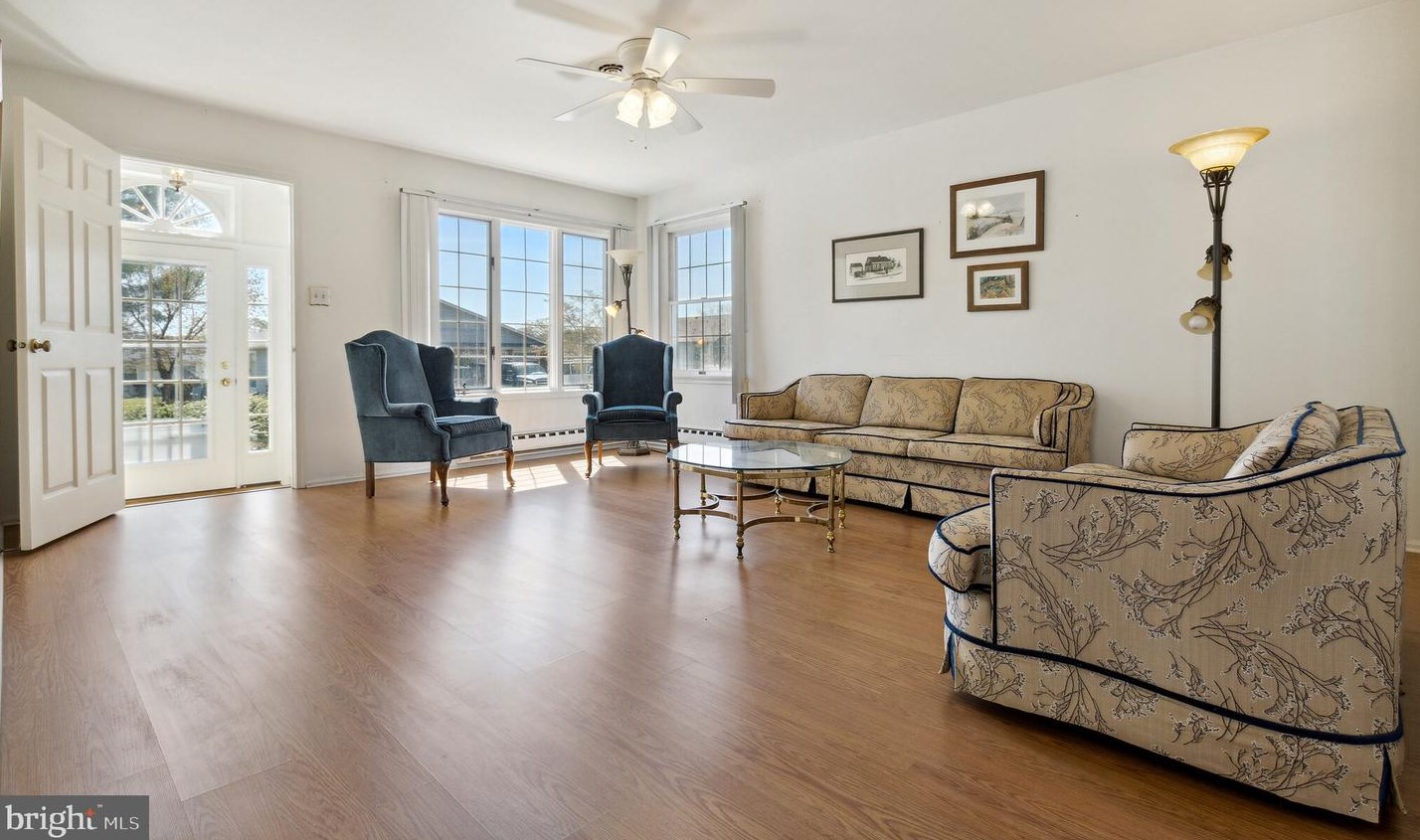 60 Sycamore Rd, Cedar Bonnet Island, NJ 08050