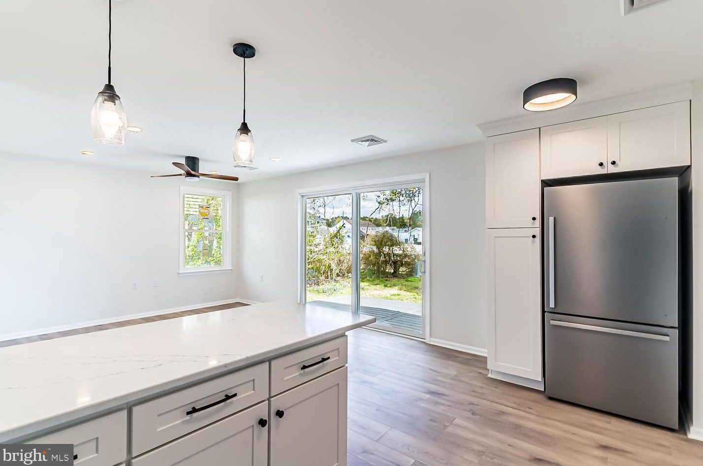 71 Admiral Dr, Tuckerton NJ  08087-2802 exterior