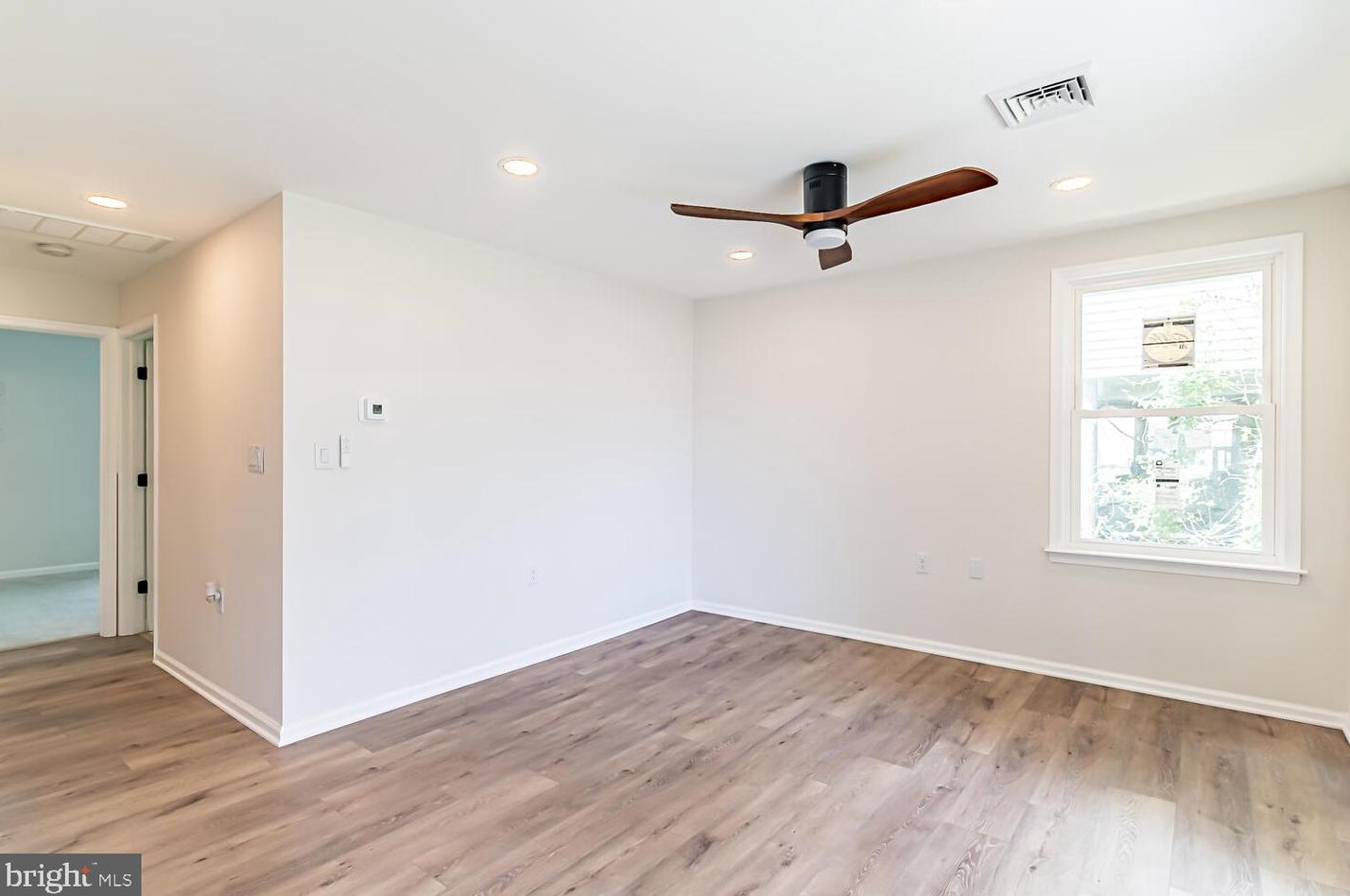 71 Admiral Dr, Tuckerton NJ  08087-2802 exterior