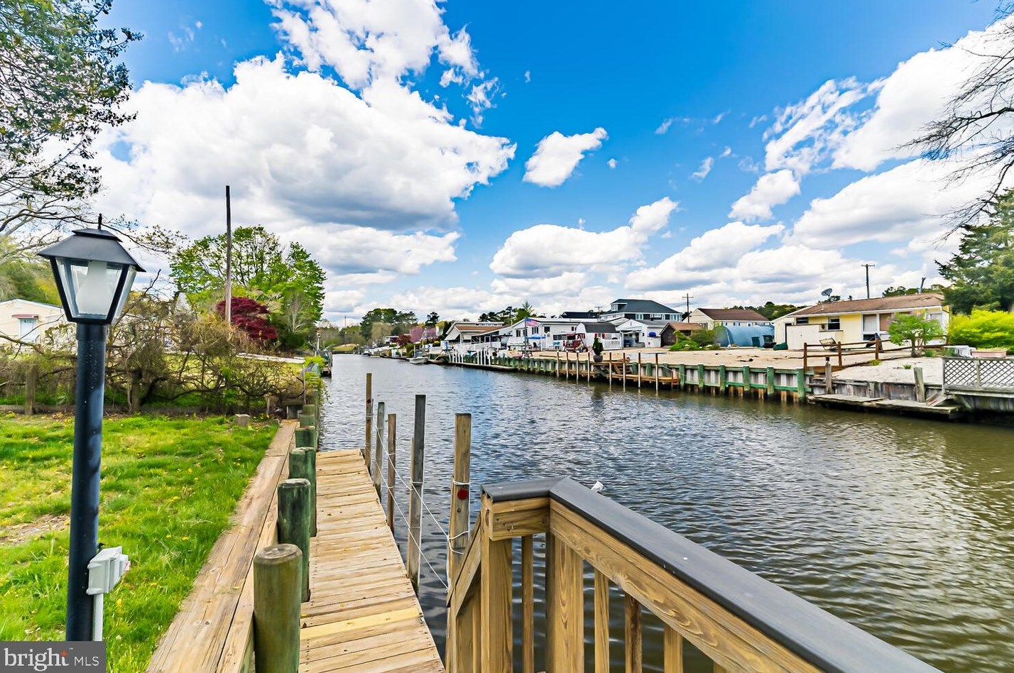 71 Admiral Dr, Tuckerton NJ  08087-2802 exterior