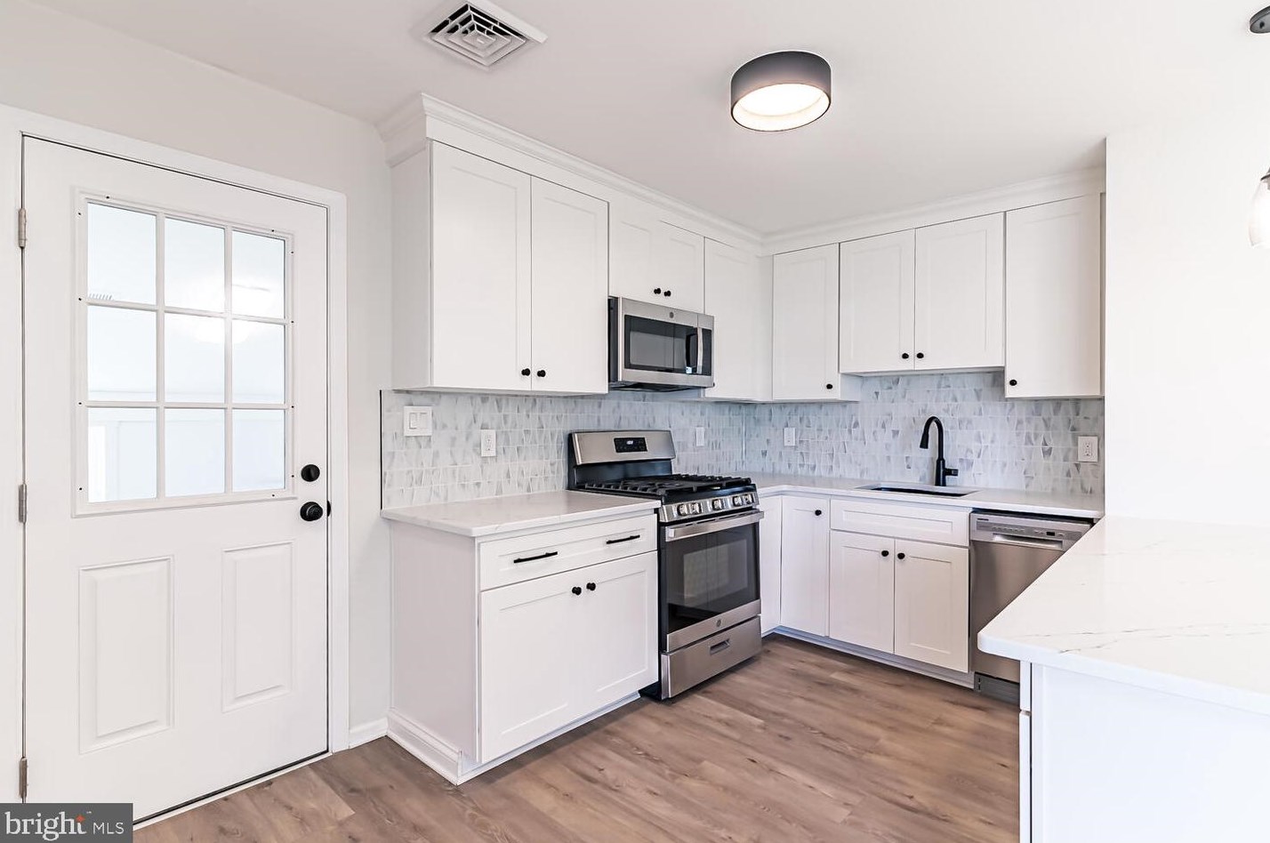 71 Admiral Dr, Tuckerton NJ  08087-2802 exterior
