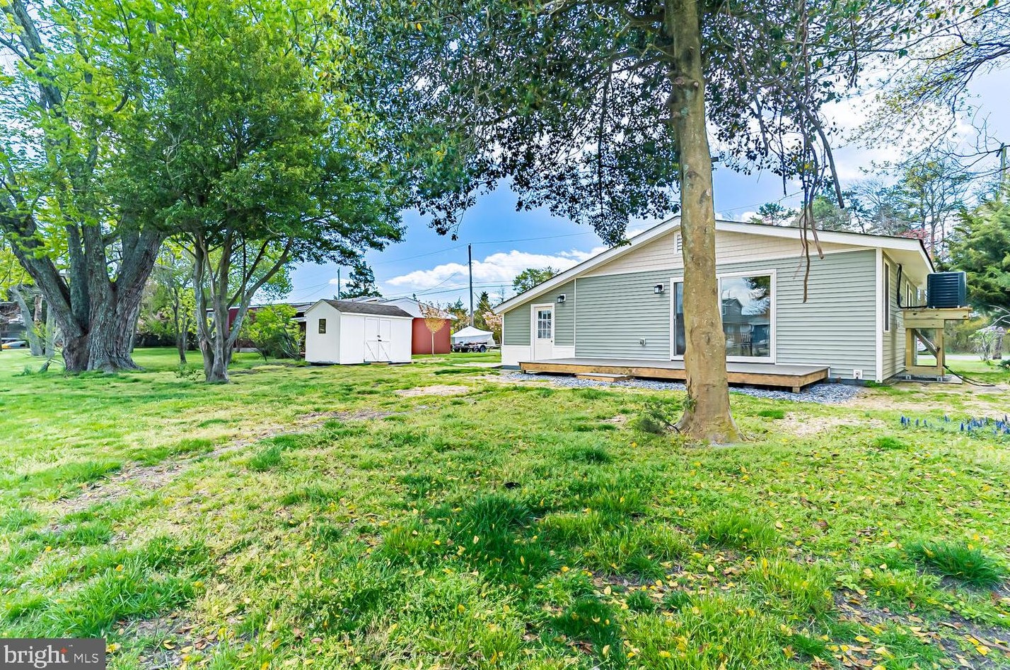 71 Admiral Dr, Tuckerton NJ  08087-2802 exterior