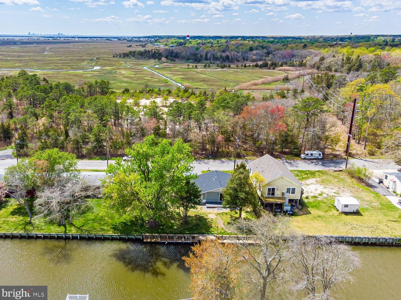 71 Admiral Dr, Tuckerton NJ  08087-2802 exterior