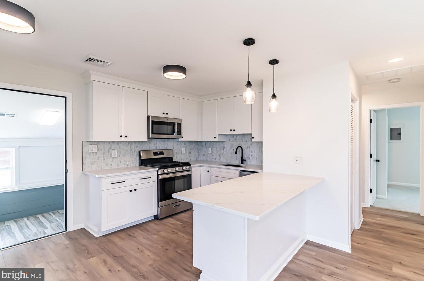 71 Admiral Dr, Tuckerton NJ  08087-2802 exterior