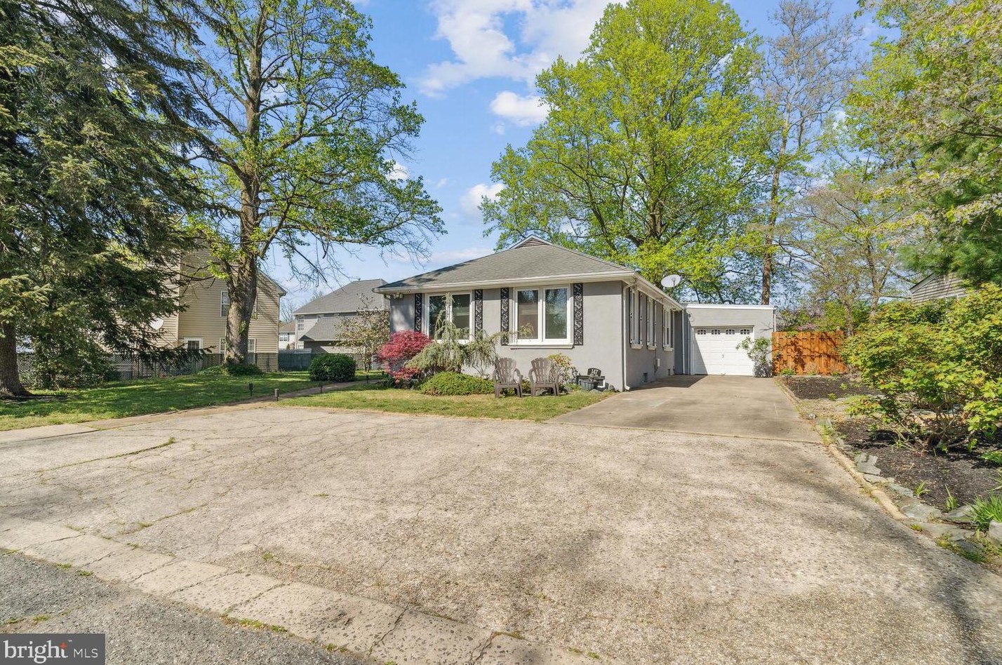 147 Ernst St, Toms River, NJ 08753-6400