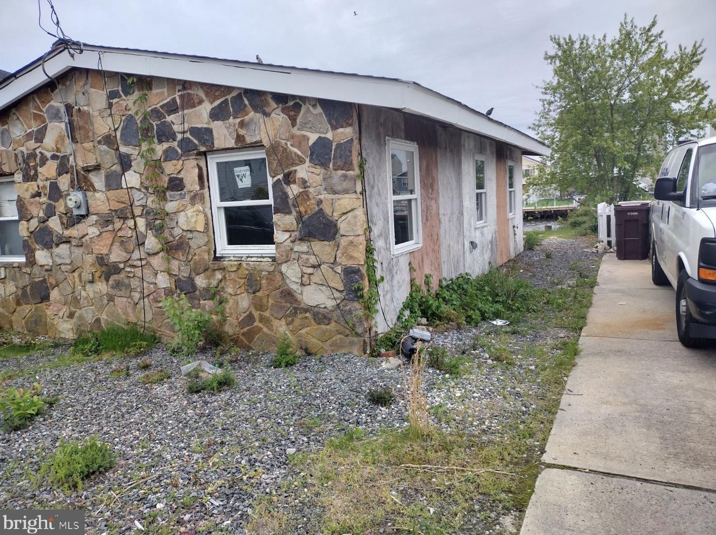 112 E Boat Dr, Tuckerton, NJ 08087