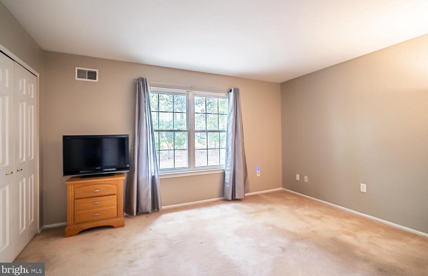 308 Lexington Dr, Tuckerton NJ  08087-1322 exterior