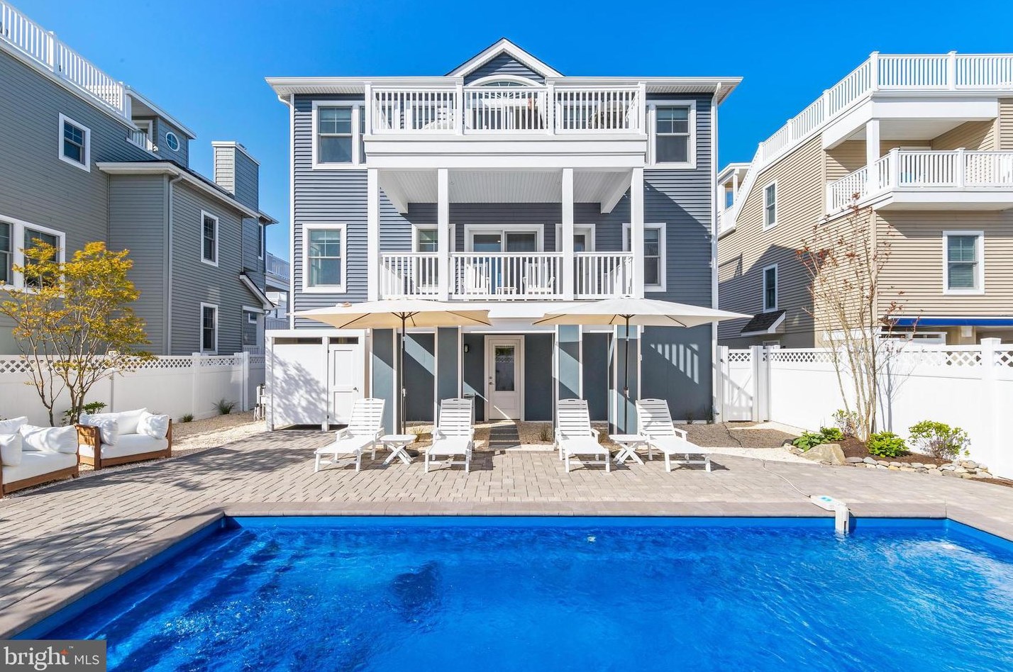10 W Pershing Ave, Long Beach Township, NJ 08008