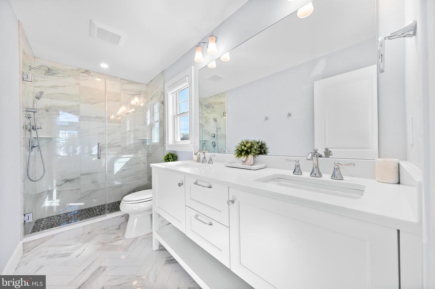 10 Pershing Ave, Long Beach Township NJ  08008-1040 exterior