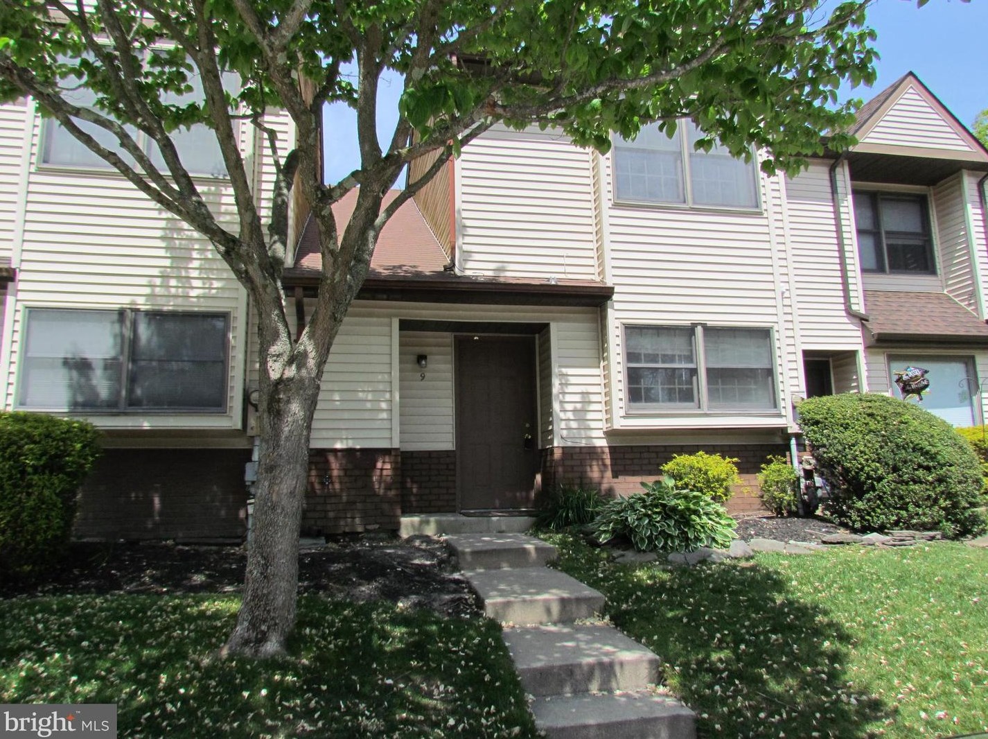 9 Cohanzick Ct, Tuckerton NJ  08087-3019 exterior
