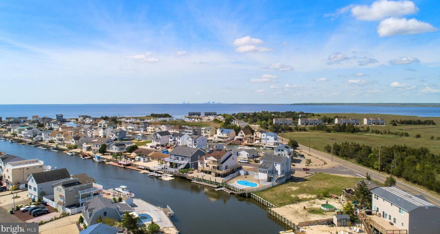 1369 Radio Rd, Tuckerton NJ  08087-1009 exterior
