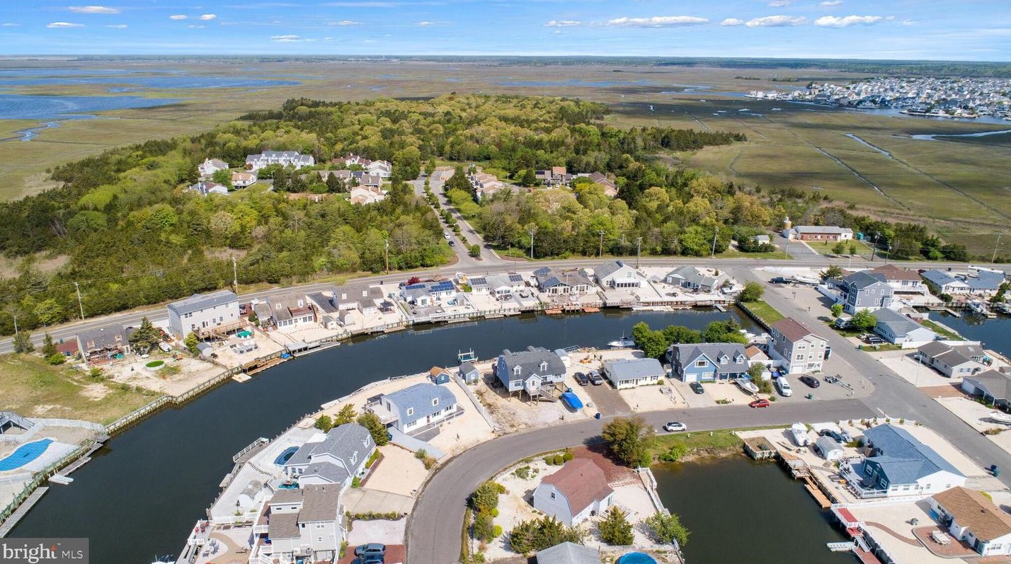 1369 Radio Rd, Tuckerton NJ  08087-1009 exterior