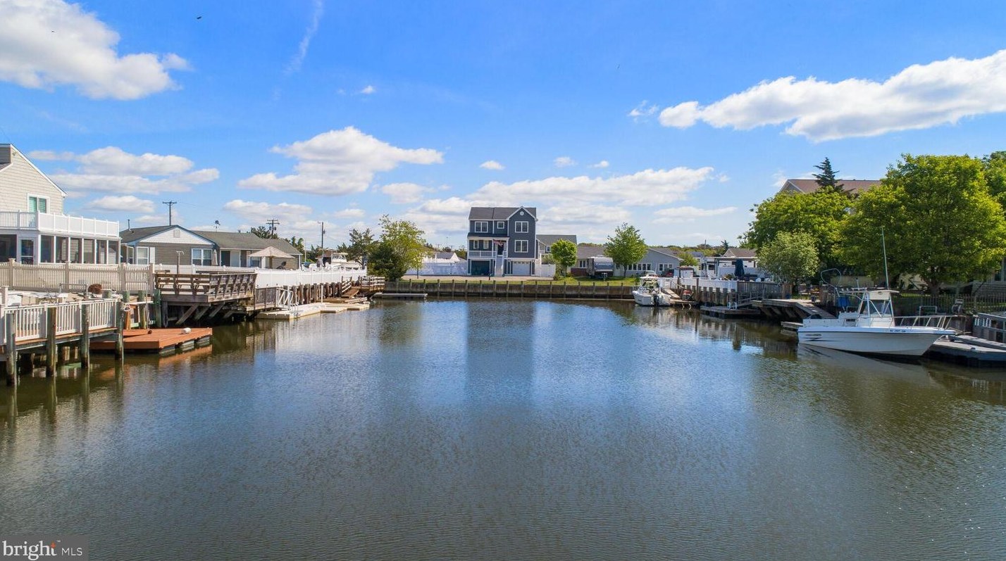 1369 Radio Rd, Tuckerton NJ  08087-1009 exterior