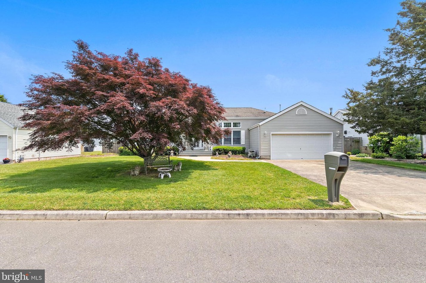 109 Greenwood Ln, Lacey, NJ 08731