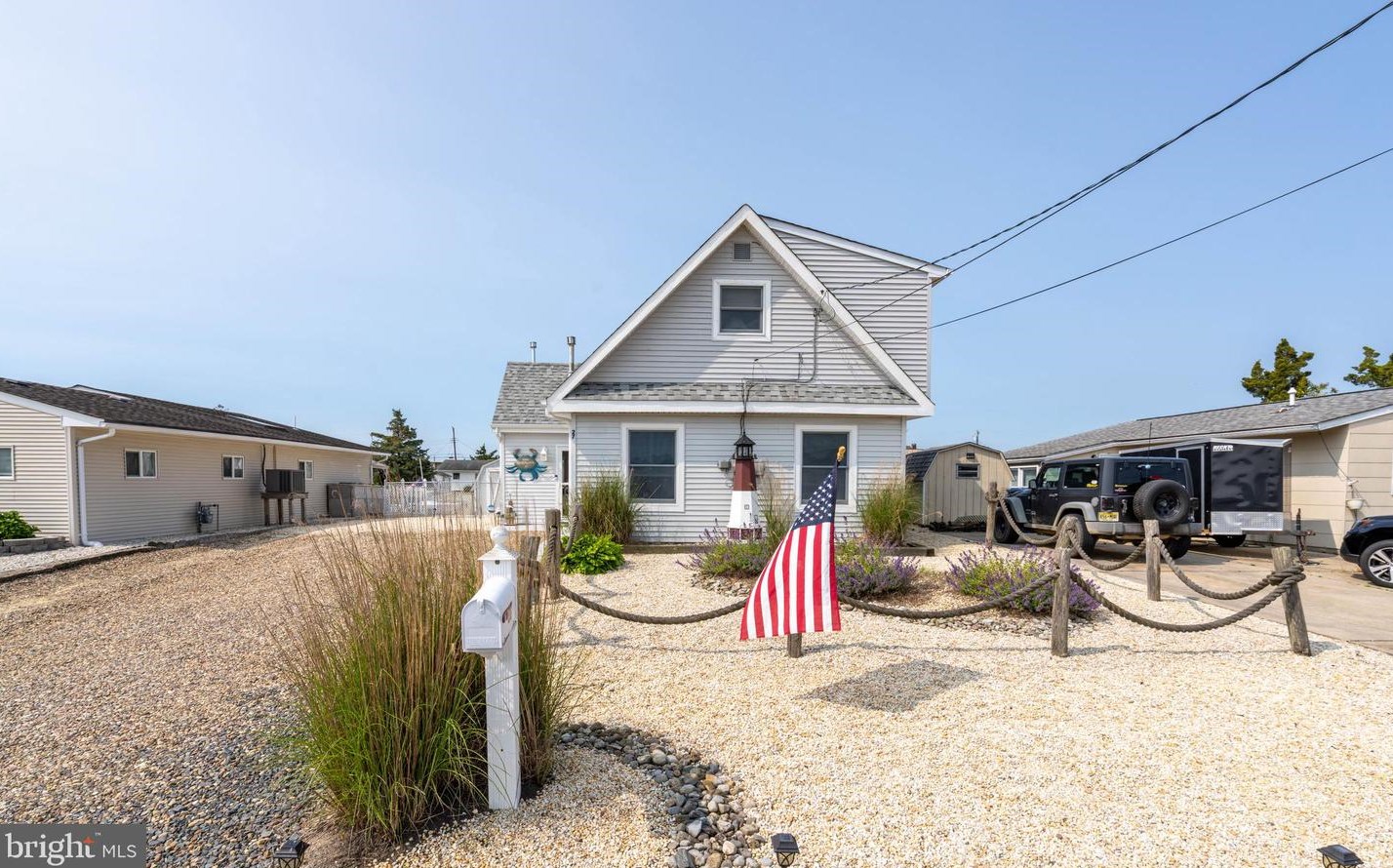27 W Mullica Rd, Tuckerton, NJ 08087